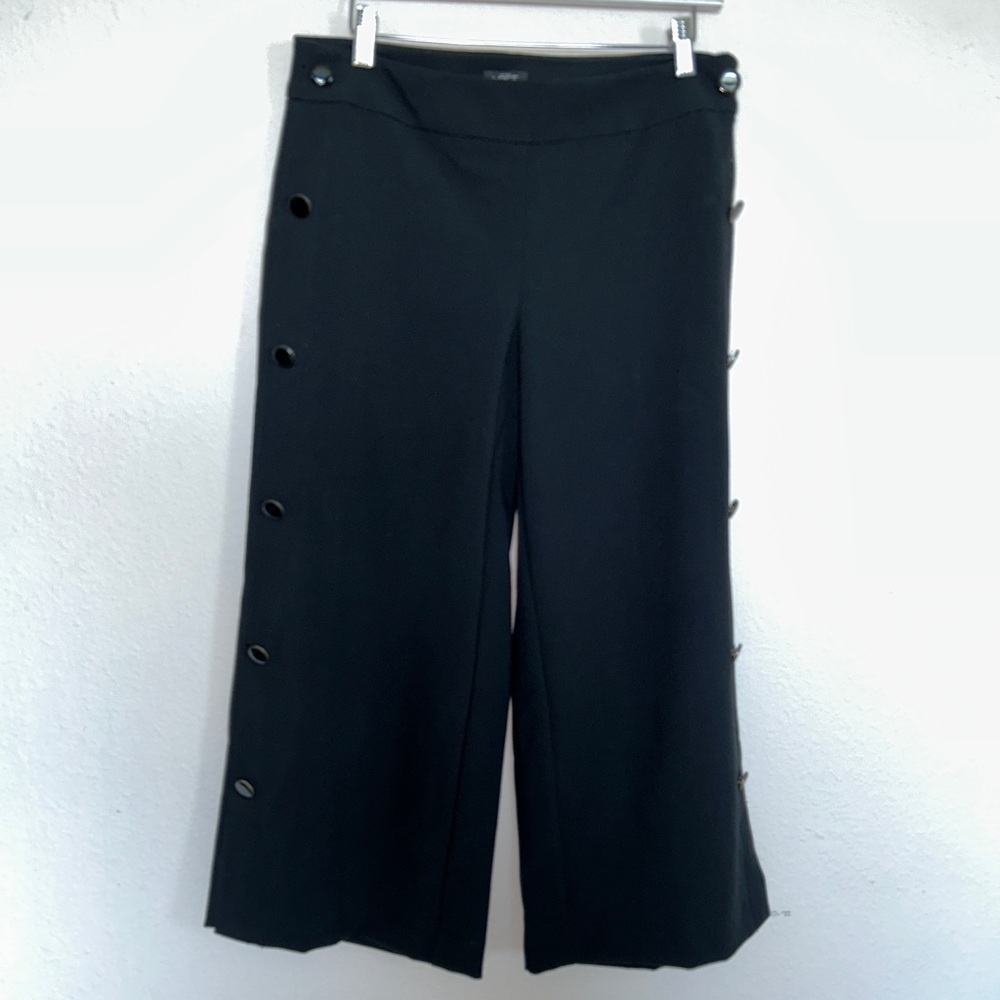 LOFT Woman’s Pants Black Wide Leg Cropped Side Buttons Size 4 - Picture 2 of 16